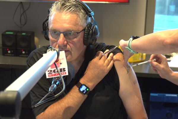Article image for WATCH | Ray Hadley receives AstraZeneca jab live on-air