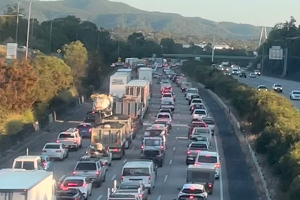 Traffic backed up amid M1 multi-vehicle crash and blanketing fog