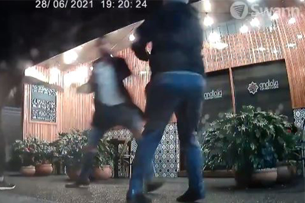 Article image for Ray Hadley lambasts couple allegedly attacking owner, refusing QR code