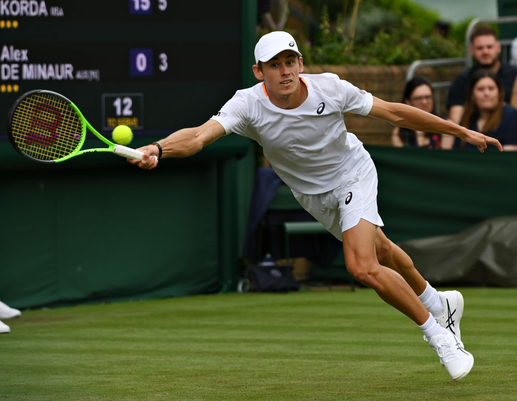 Article image for Australian tennis star Alex de Minaur tests positive to COVID-19