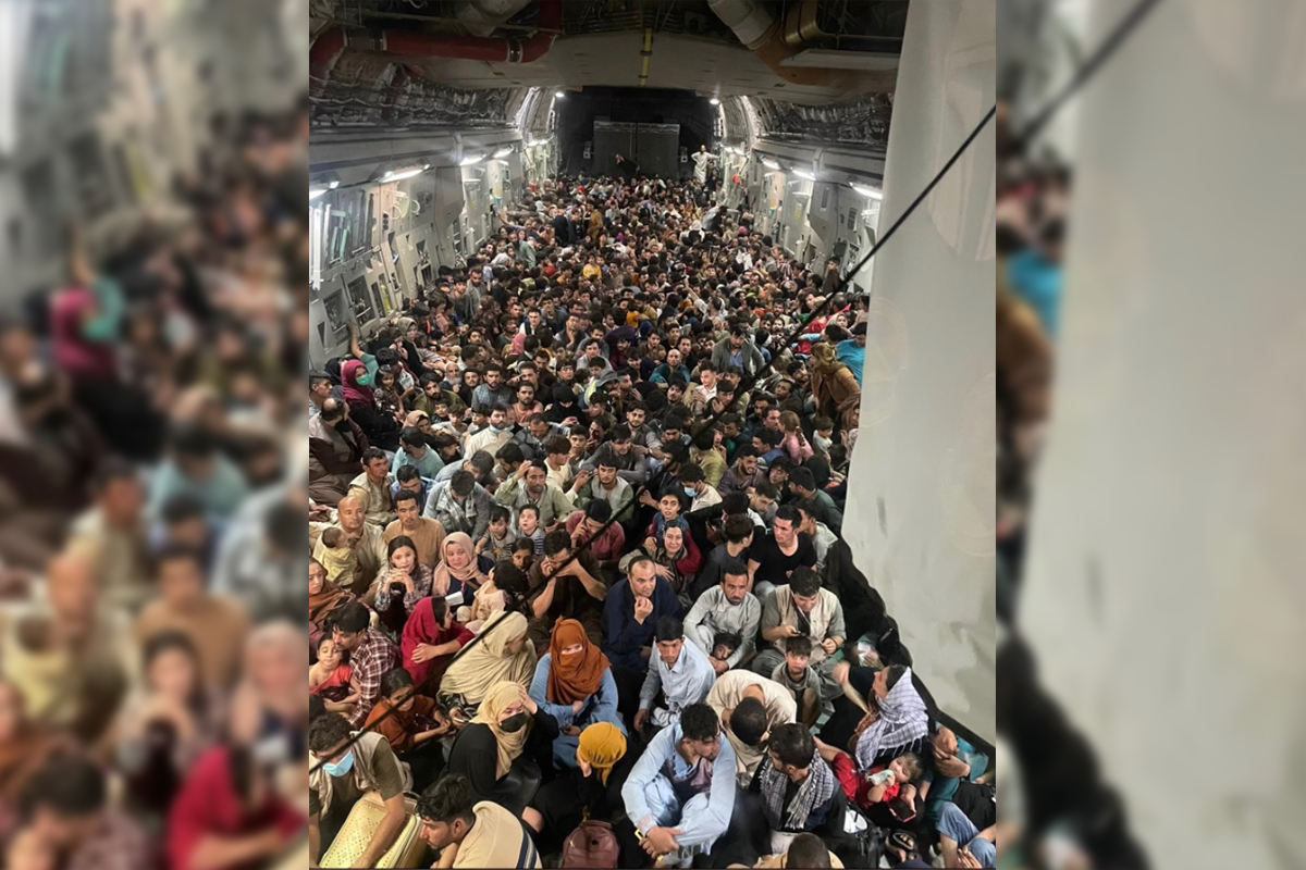 Article image for Hundreds packed onto aircraft floor in Afghanistan evacuation