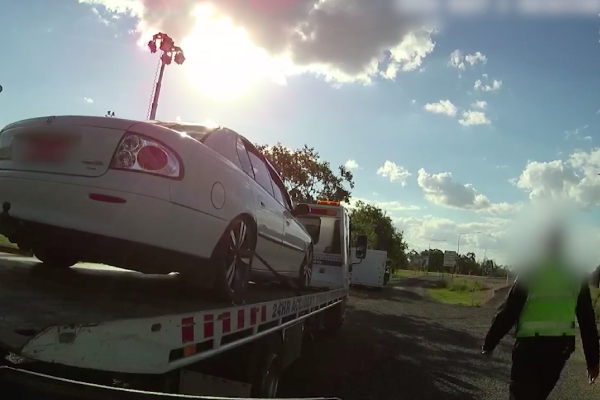 Article image for Police nab alleged border hopper in car being towed