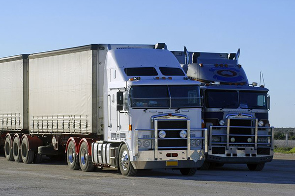 Article image for Qld Trucking Association boss says ‘severe driver shortage’ is the cause of persisting supply issues