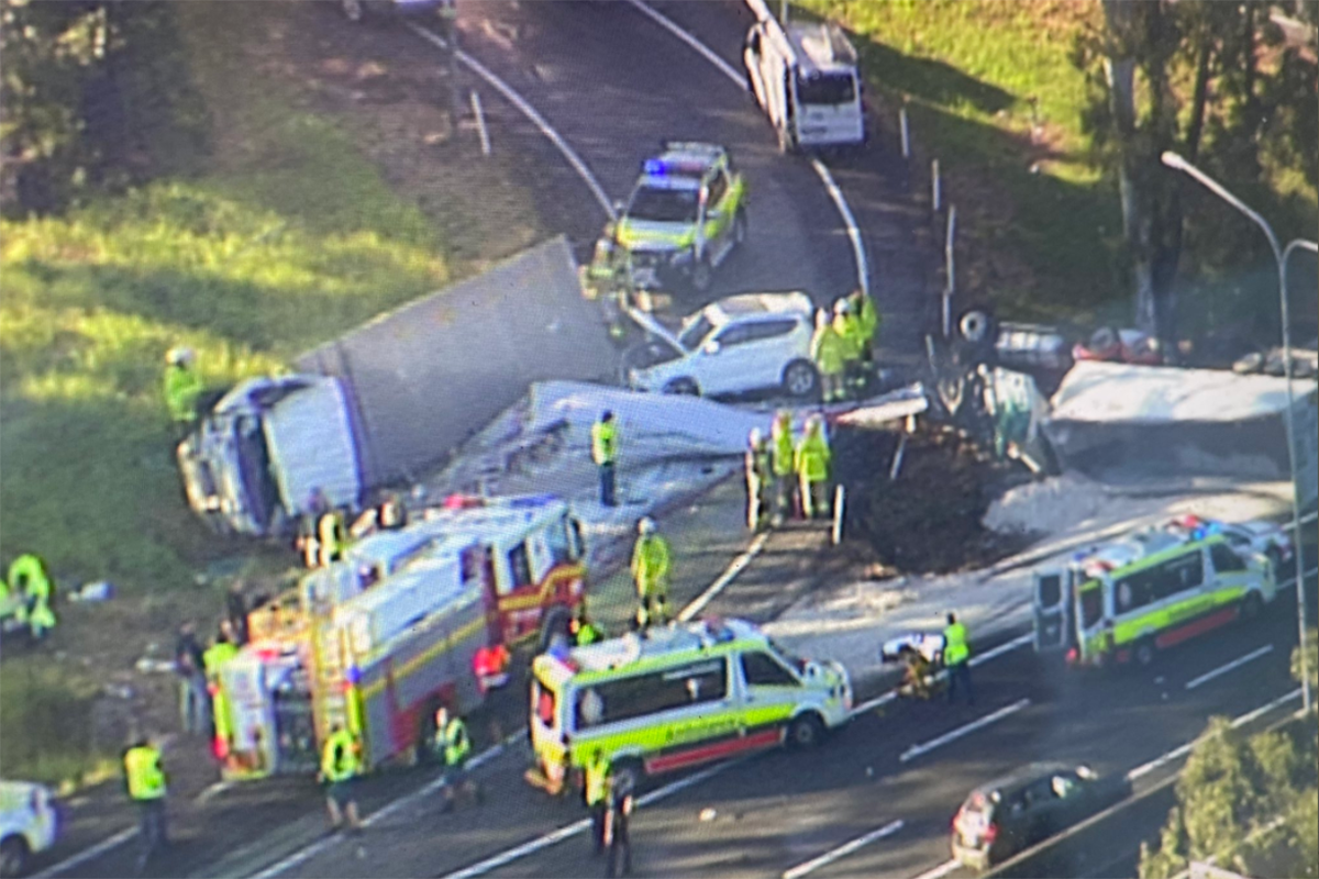 Article image for Serious traffic crash blocks Gympie Artierial Road exit