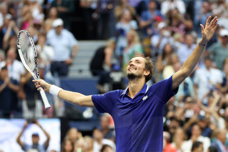 Djokovic’s Grand Slam hopes crushed in defeat to Medvedev