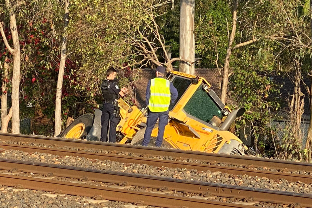 Article image for Ipswich train chaos as bizarre police chase goes off the rails 