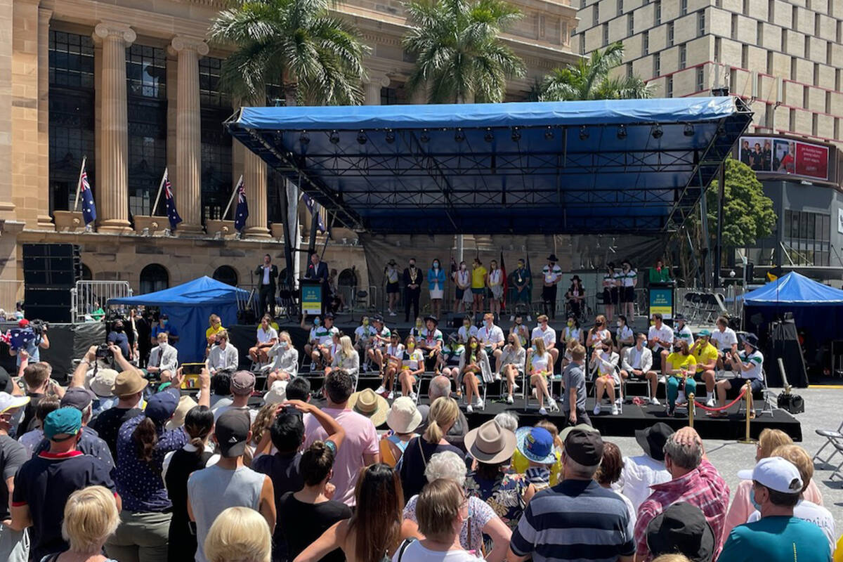 Article image for Crowds fill King George Square as Brisbane welcomes home heroes