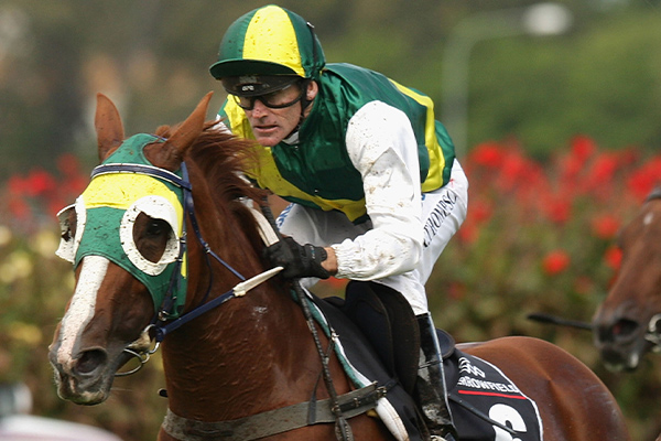 Article image for Born and bred champion jockey Robert Thompson verifies ‘urban myth’ in racing