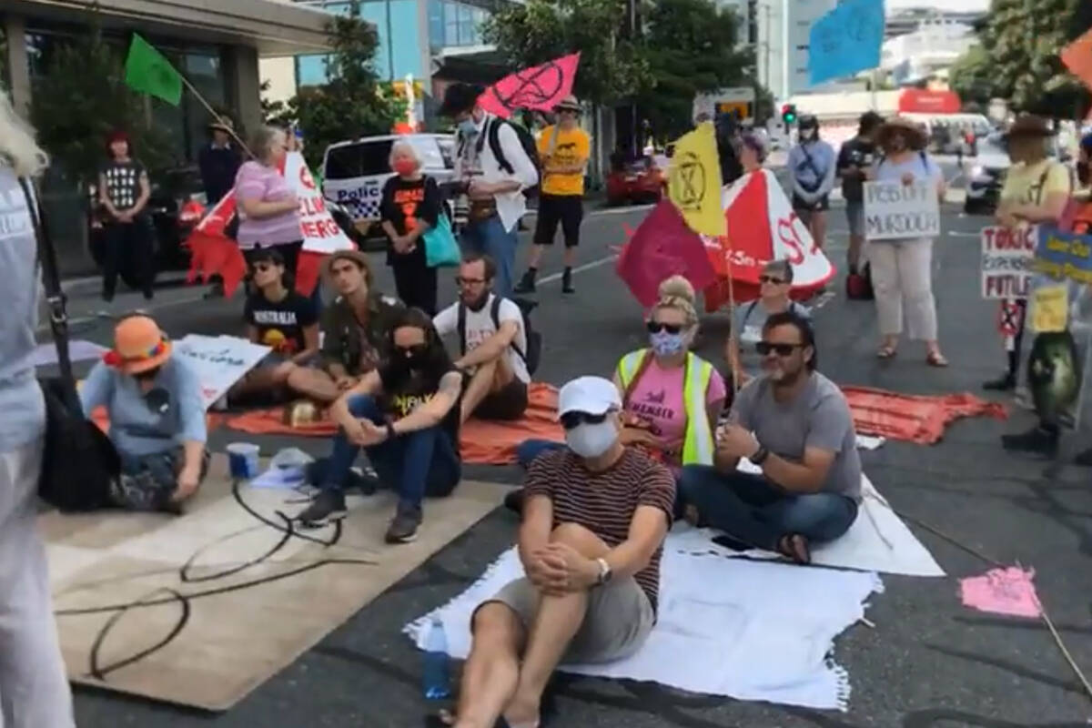 Article image for Extinction Rebellion protestors return to Brisbane streets 