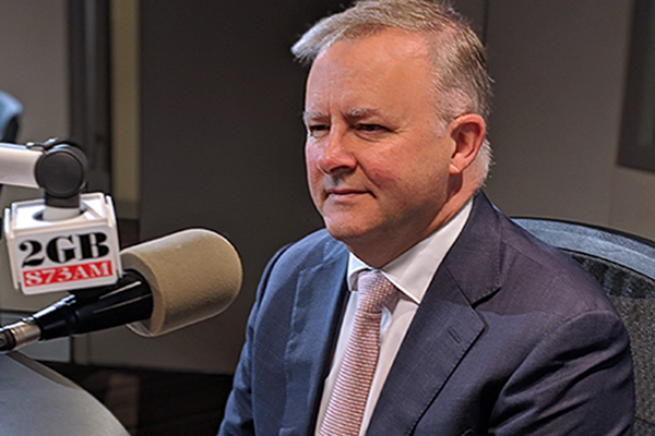 Article image for Anthony Albanese lending a helping hand at Rev. Bill Crews’ 50th Christmas lunch