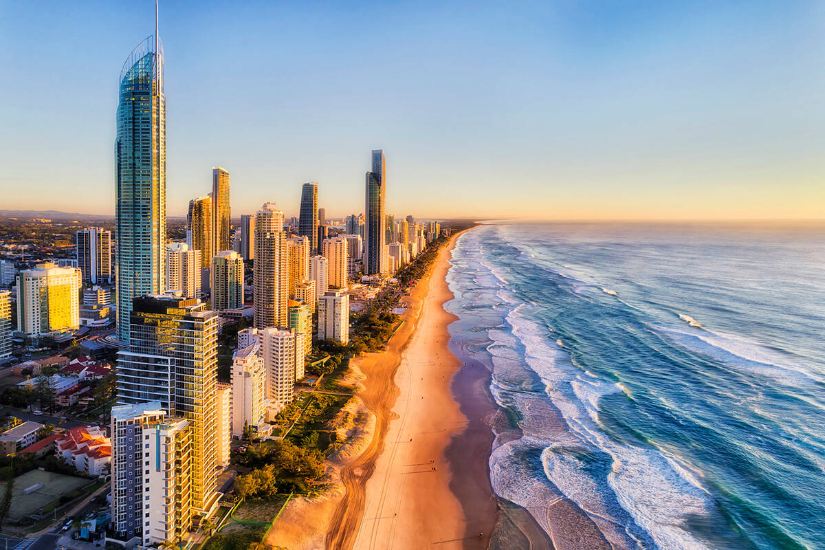 Article image for Gold Coast tourism operators celebrate vaccine target, predict bumper summer