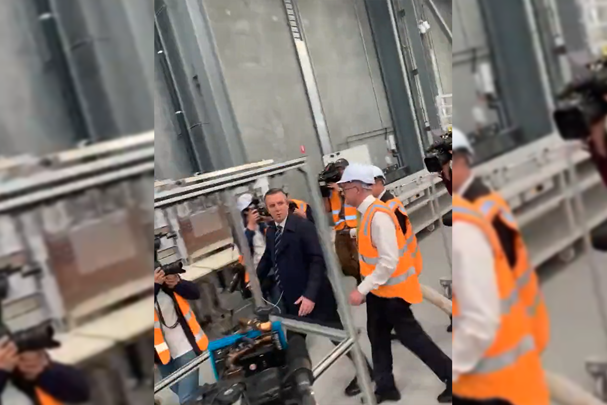 Article image for Anthony Albanese flees media questions as campaign trail heats up