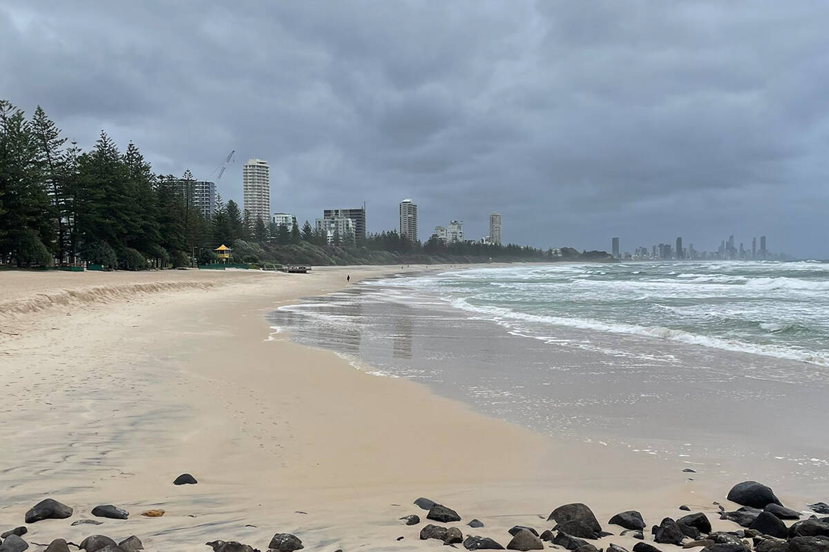 Gold coast beaches closed