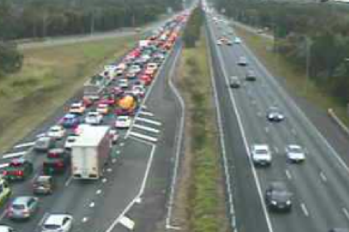 Article image for Traffic pain around Brisbane, Bruce Highway and M1 face huge delays