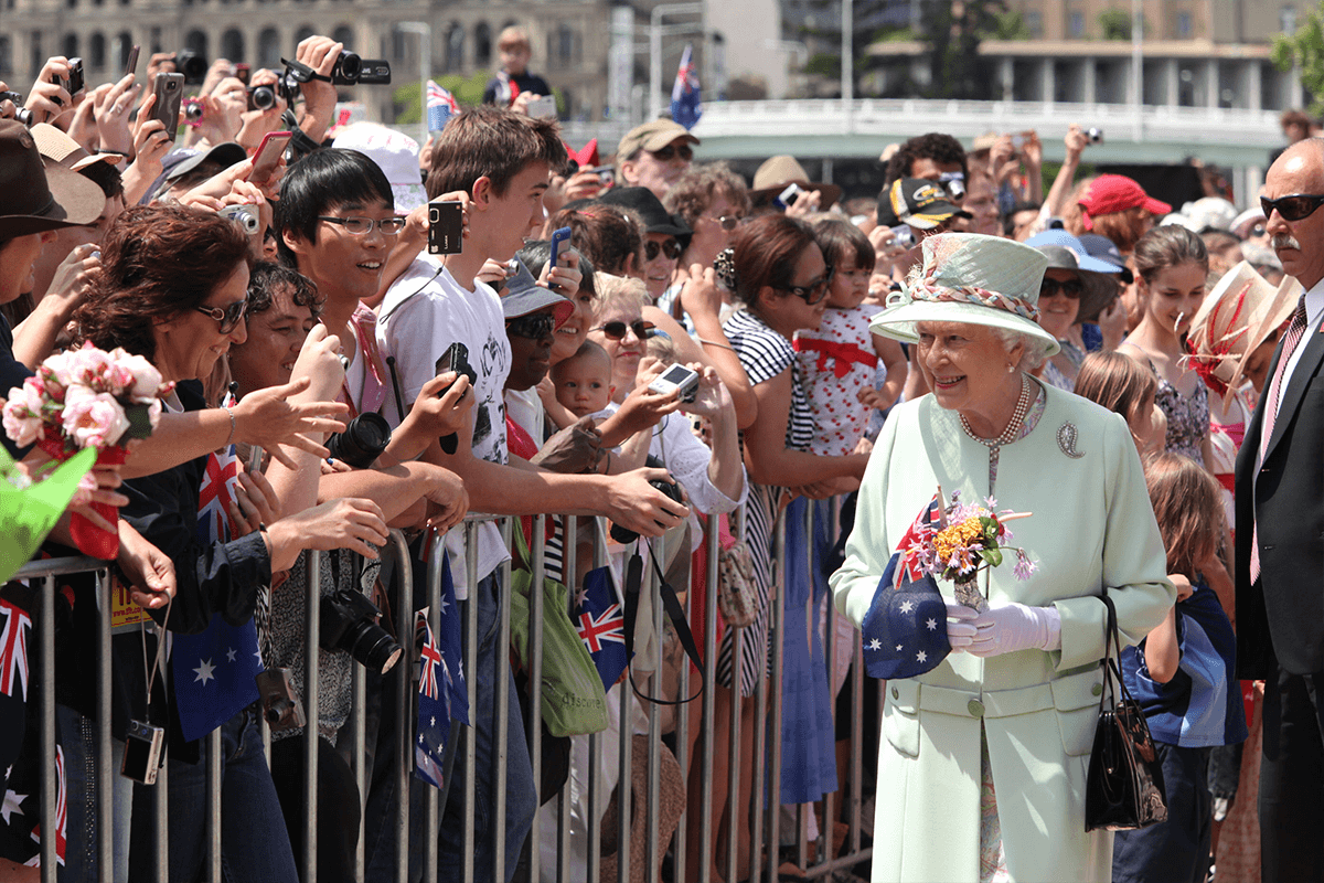 queen elizabeth tour to australia