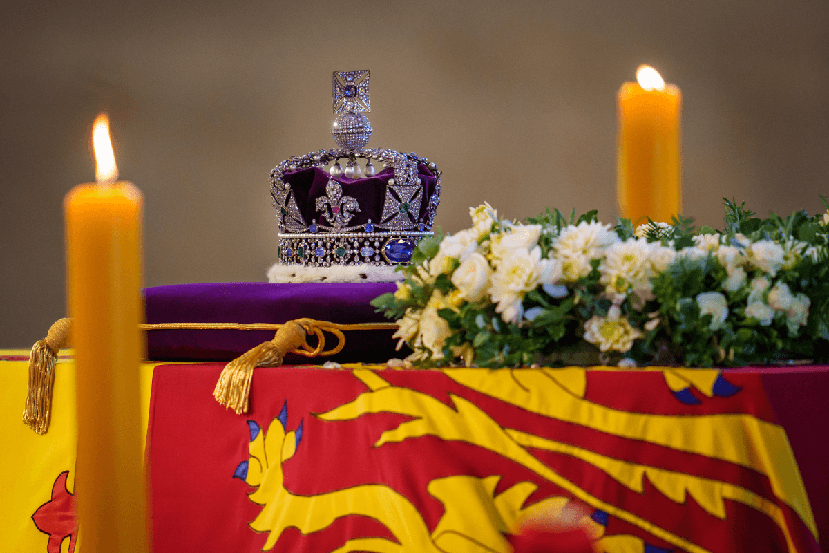 Article image for Man charged after allegedly rushing at Queen’s coffin