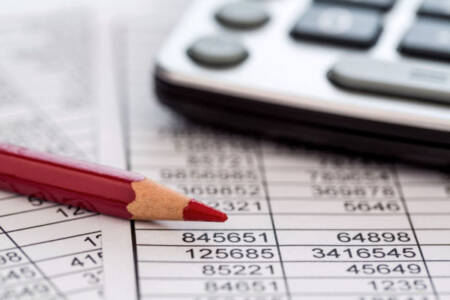 Why it pays to sell like a woman
