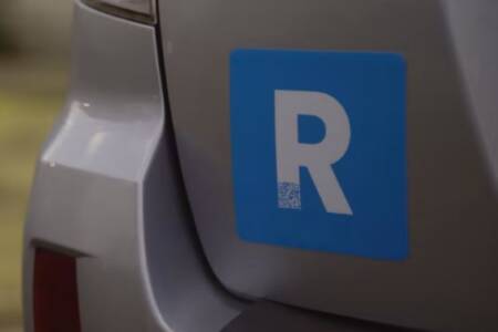 Should there be specific vehicle plates for elderly drivers