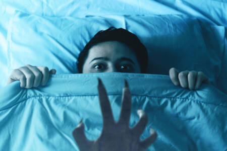 Can we manipulate dreams?