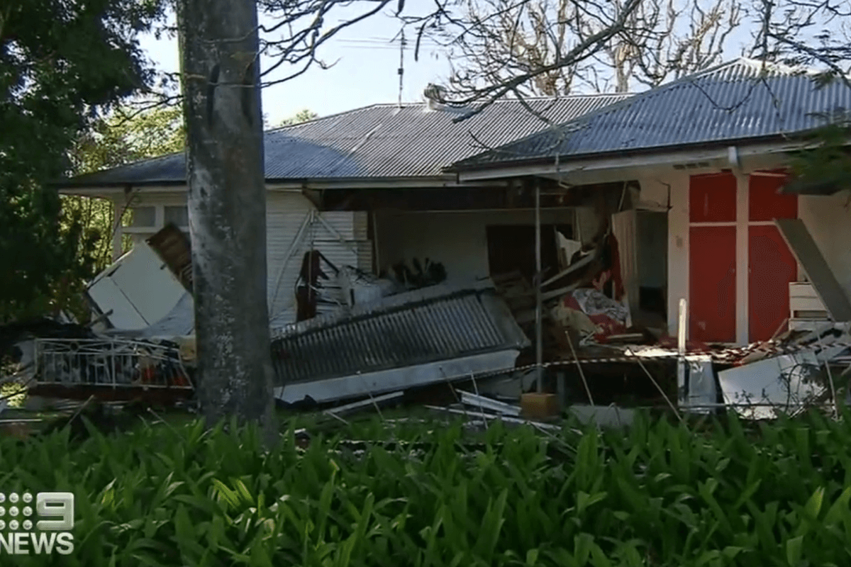 Article image for Man tasered by police after SUV ploughs into Logan home