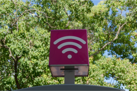 Brisbane shop owner left waiting weeks for internet connection