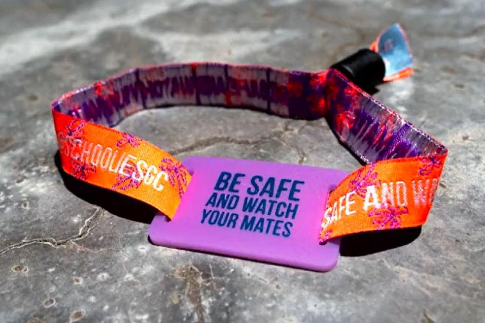 Article image for Schoolies security breach caused by wristband black market