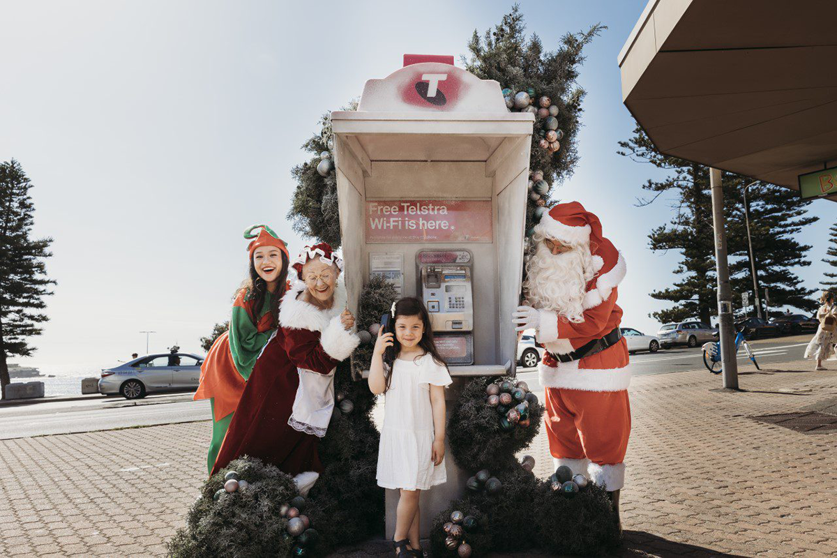 Article image for How kids can call Santa and friends at the North Pole for free