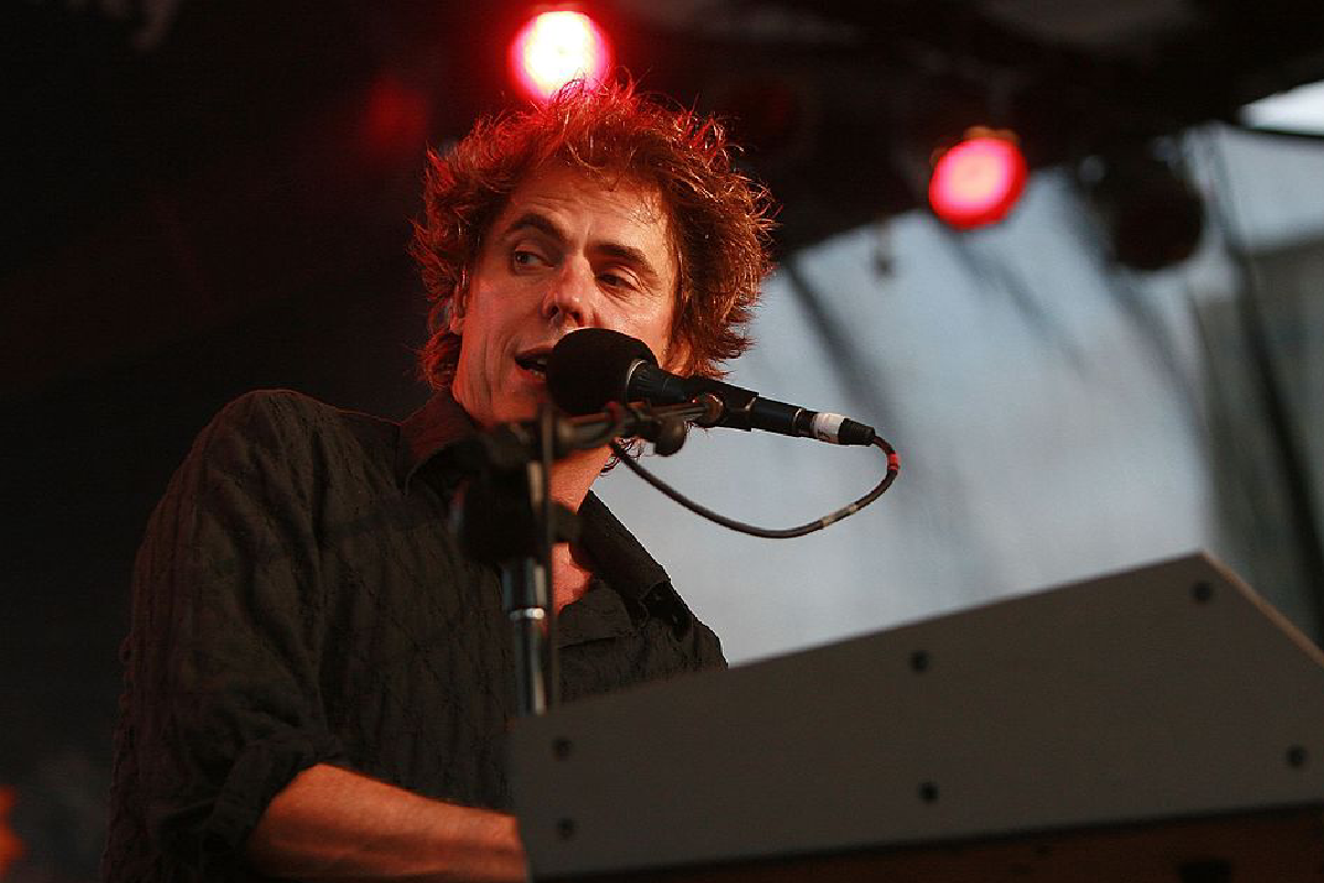 Article image for Why Whitlams singer Tim Freedman supports an anti-pokies push for Stafford Bowls Club