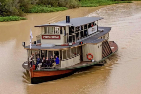 Popular Longreach tourist attraction unexpectedly sinks