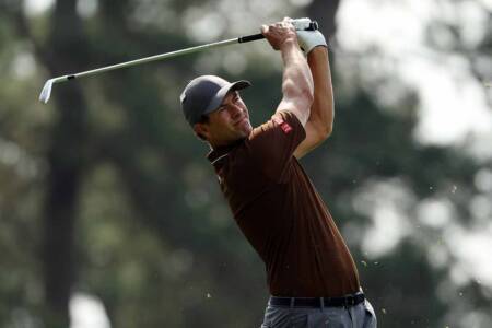 Adam Scott fires into early contention at Masters first round
