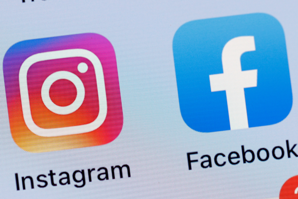 Would you pay for Facebook? - Vimarsana News