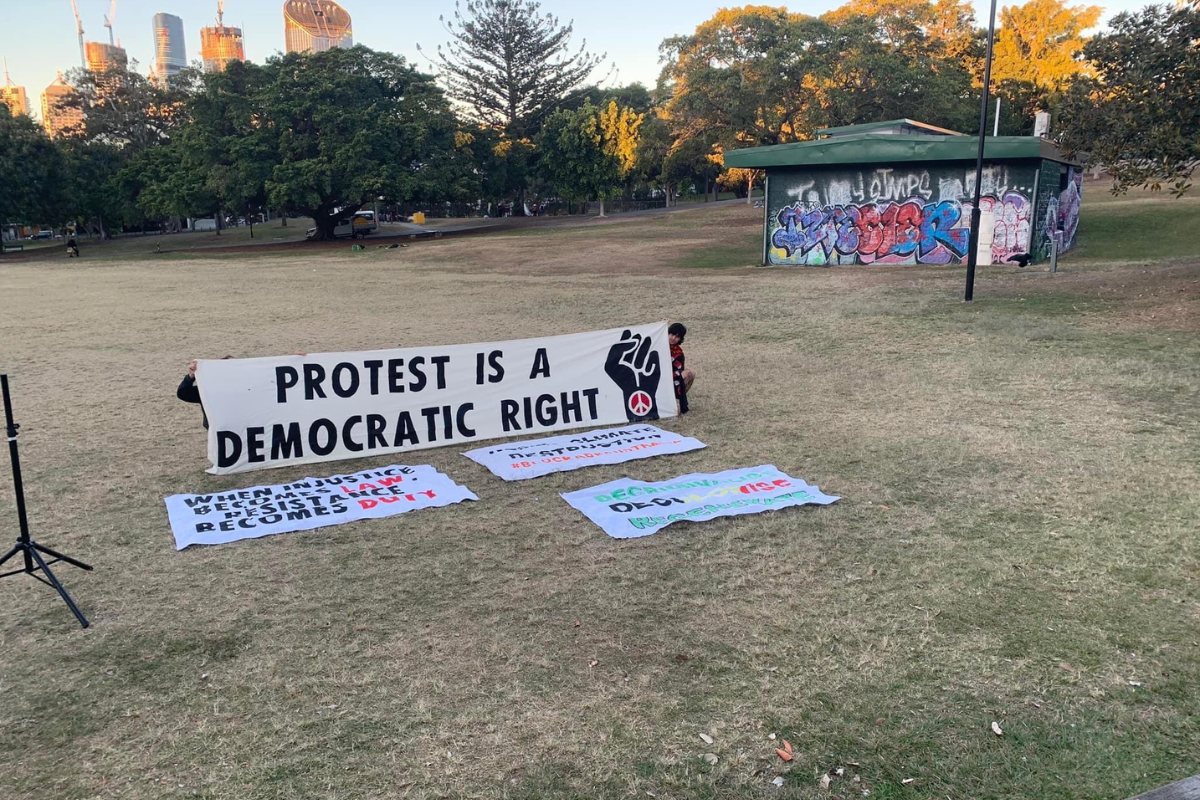 Article image for Peter Gleeson fires questions at Musgrave Park protestor