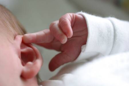 Why is Australia’s fertility rate falling?