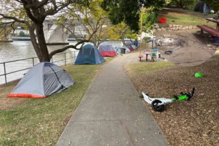 Brisbane City Council cuts power at two inner-city parks to curb violence in homeless camps
