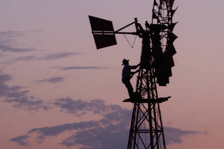 Victorian farmers want new fire services levy to be subject to a parliamentary inquiry