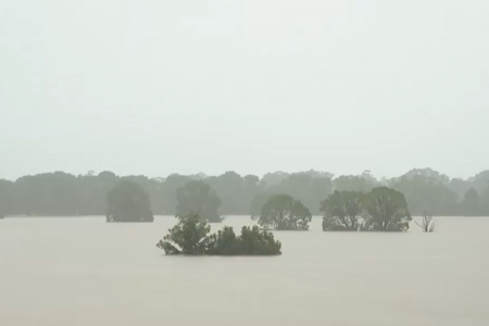 More rain expected in flood-affected parts of NSW as rainfall shifts towards Eastern Victoria