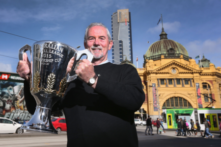 ‘Sad day for footy’: Tributes flow for late AFL legend Robert Walls