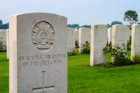 Federal funding cut leaves forgotten war heroes in unmarked graves across Australia